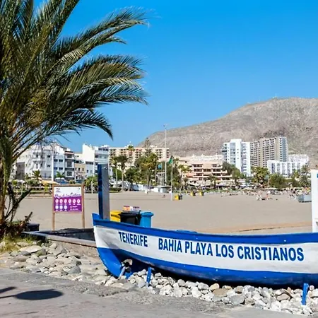 Two-bedroom ,central,wifi,sea View Appartement *