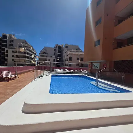 Two-bedroom ,central,wifi,sea View Appartement *